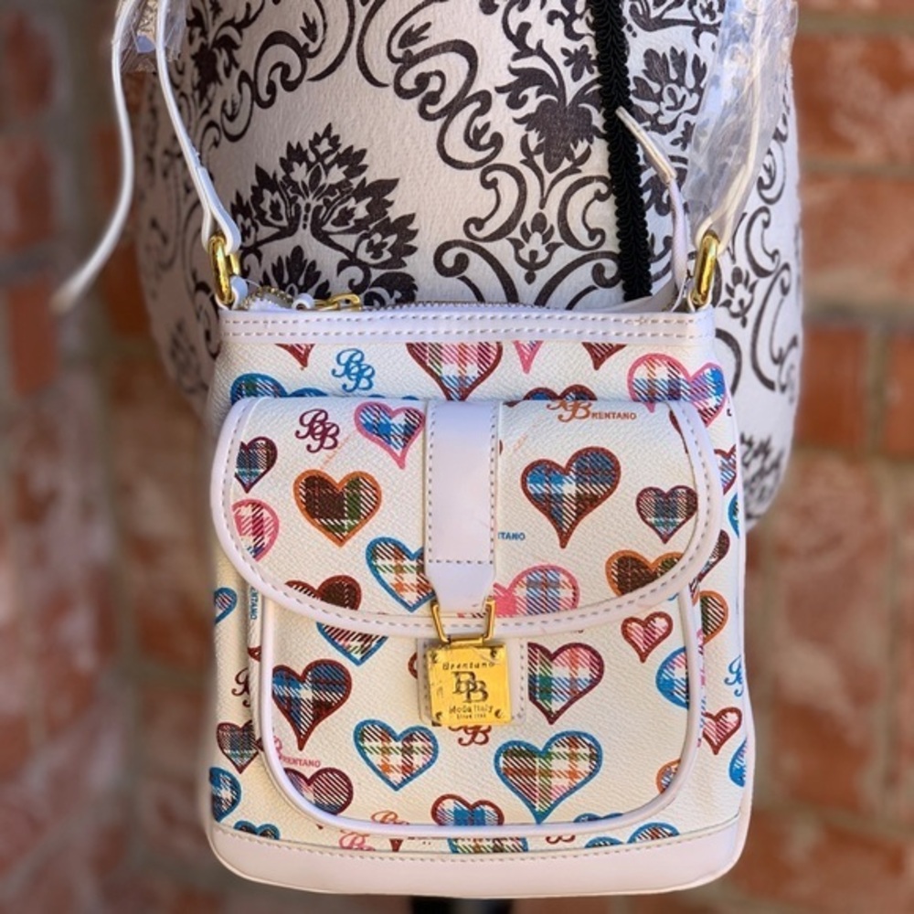 Beautiful Women’s BBrentano small crossbody bag